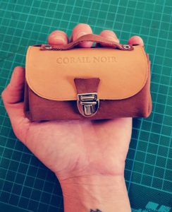 bourse cuir creation cuir artisanale