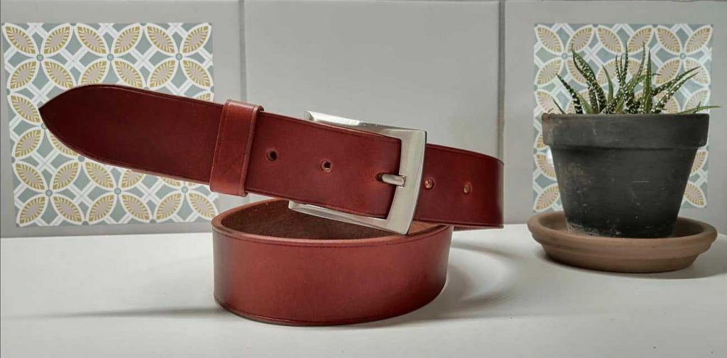 créations-cuir-ceintures-cognac